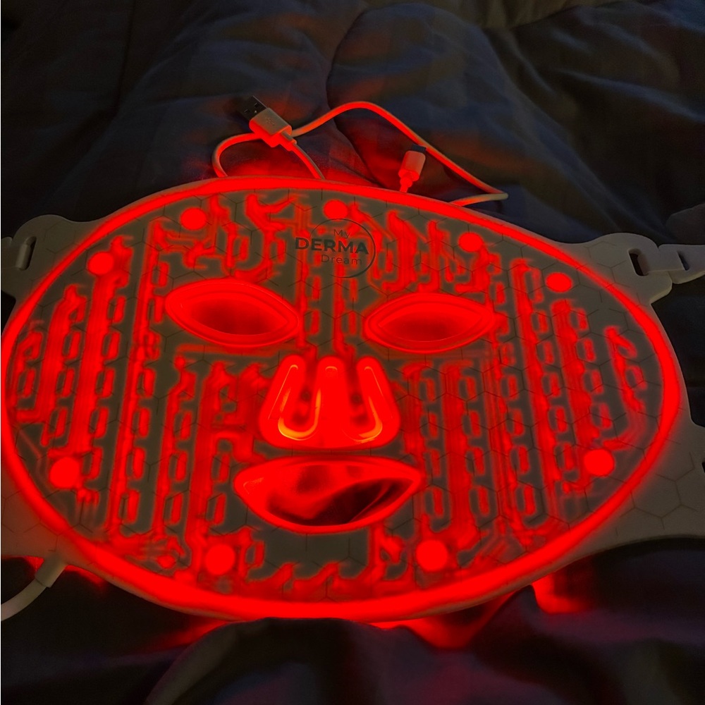 White LED Facial Mask - Picture 5 of 11